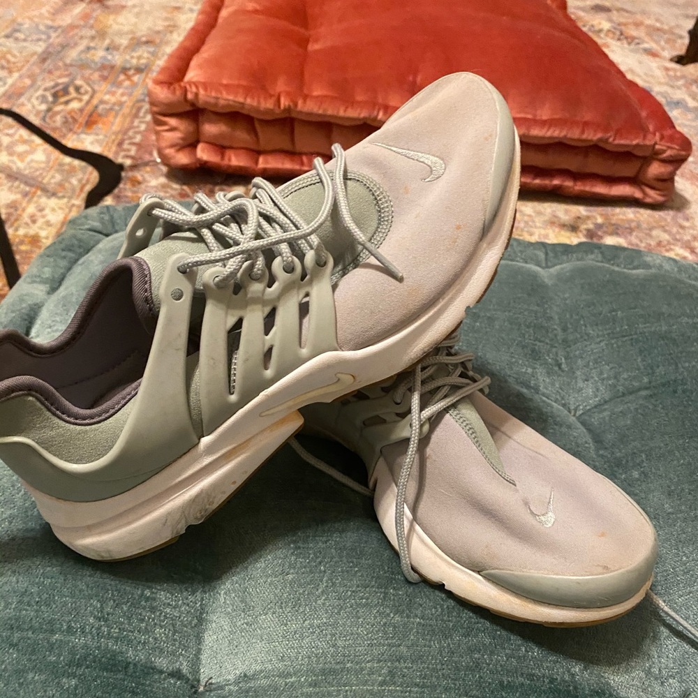 Nike AirPresto Sneakers